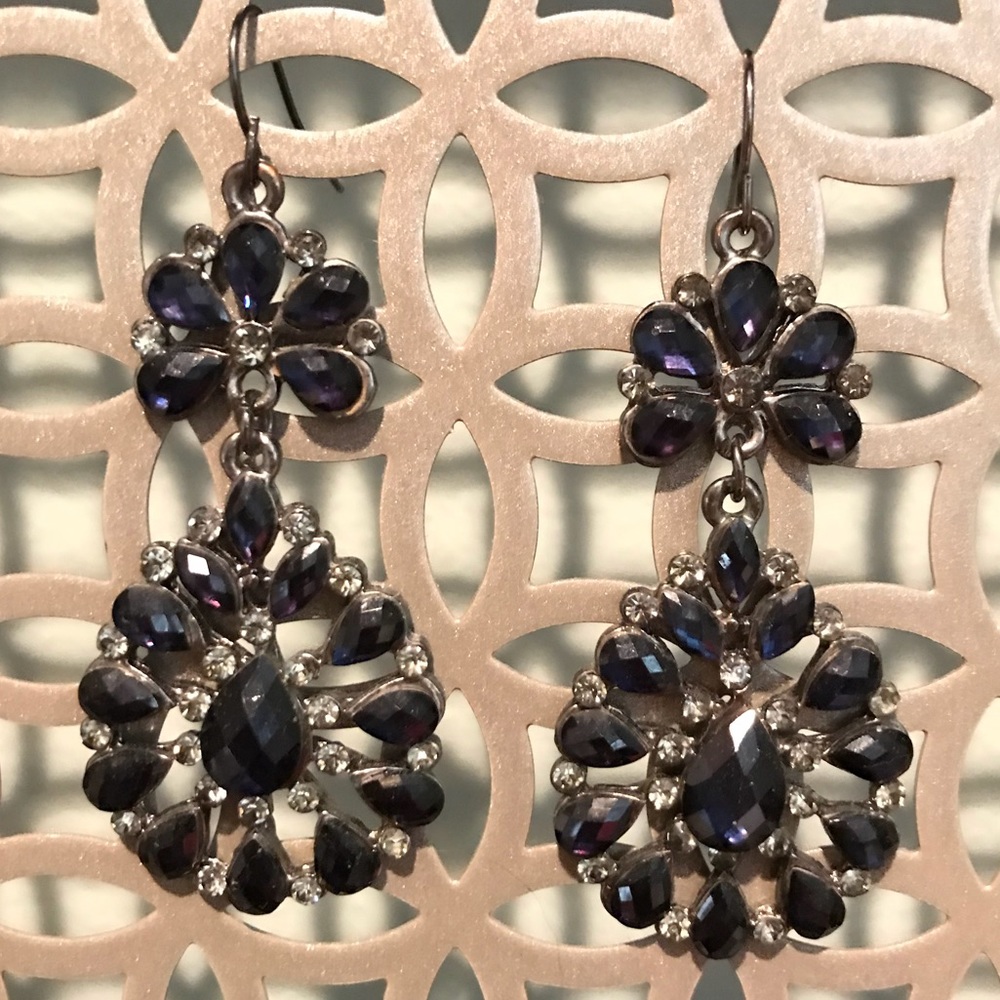Navy jewel earrings